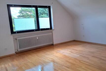 Großzügige 3-Raum-Wohnung, Balkon und EBK in Rödermark-Waldacker