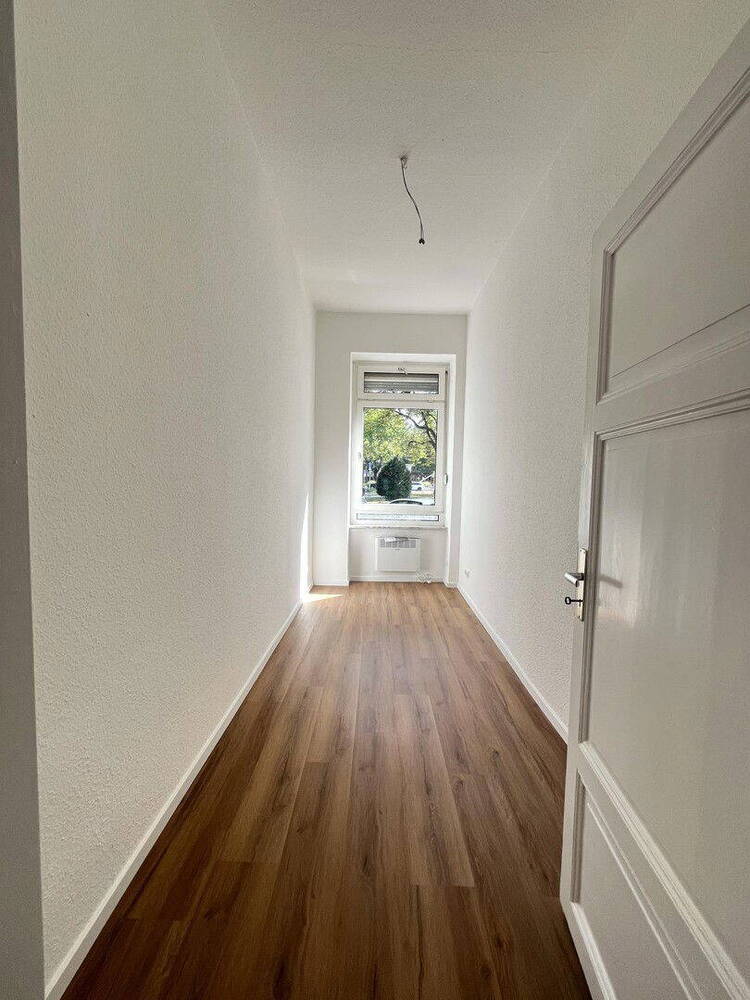 Erster Bezug nach Sanierung, 1A-Lage, altersgerechte exklusive 3-Zimmer-Altbau-Wohnung am Park