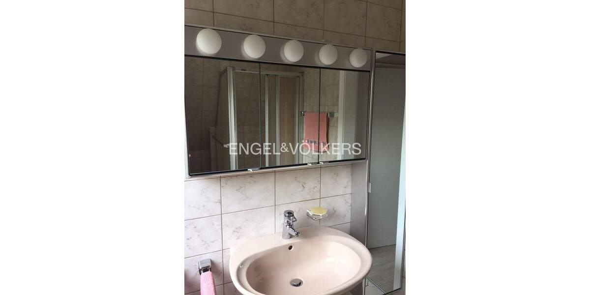 Einfamilienhaus Krefeld Uerdingen - 4 Zimmer, 172 m&sup2;, 1.650&euro; | Angebot:24813606