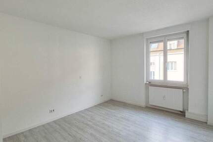 Großzügige 4-Zimmer-Wohnung mit Balkon + Keller + separate Küche 4 zimmer