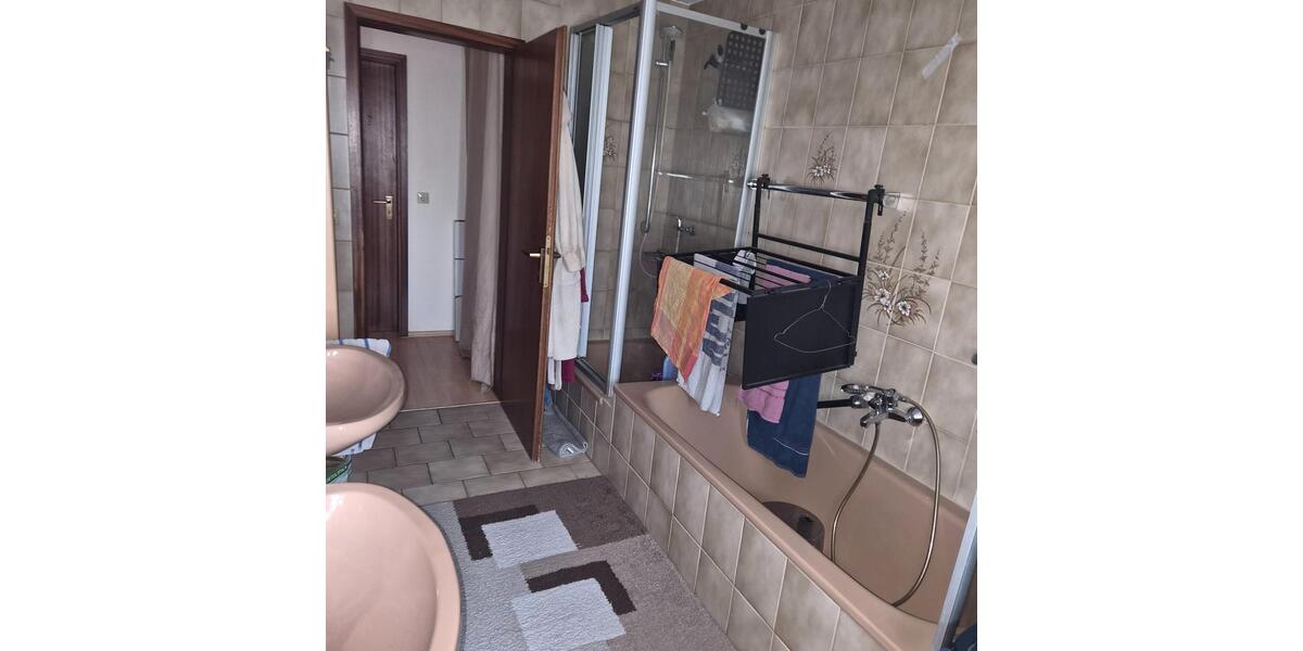 Erdgeschoßwohnung Villingen-Schwenningen Schwenningen - 4 Zimmer, 120 m&sup2;, 1.000&euro; | Angebot:26022104