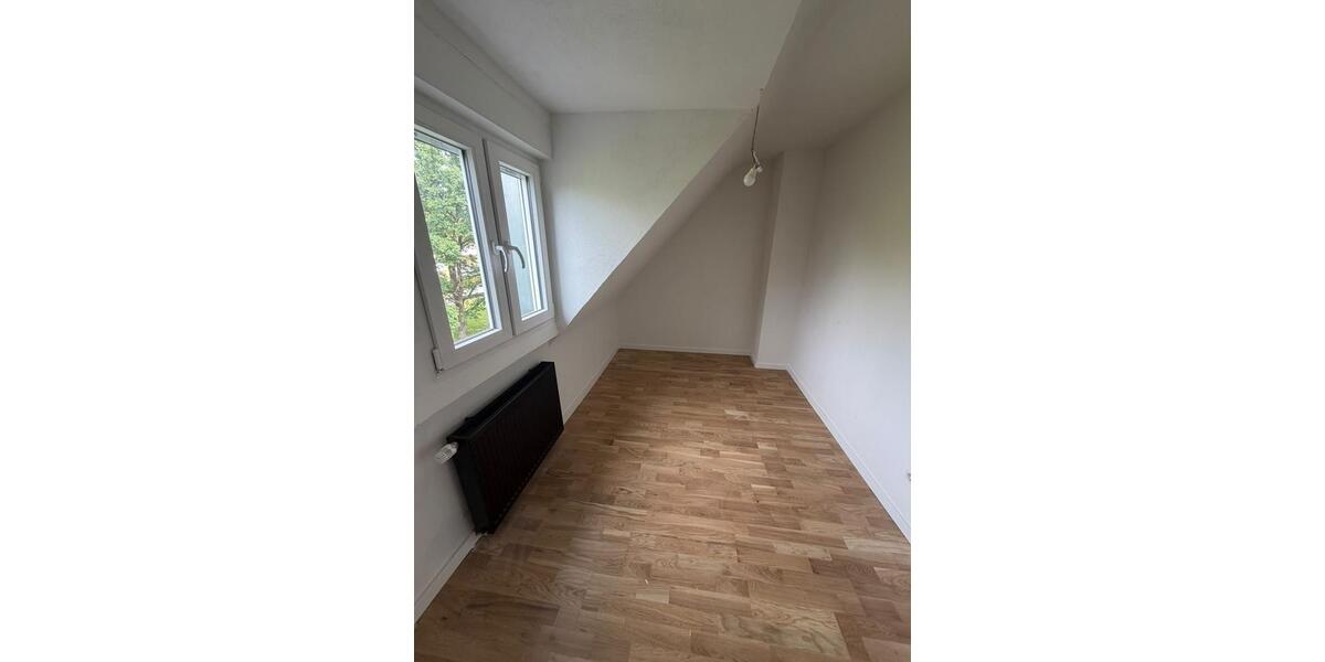 Dachgeschoßwohnung Achern - 3 Zimmer, 68 m&sup2;, 700&euro; | Angebot:26577718