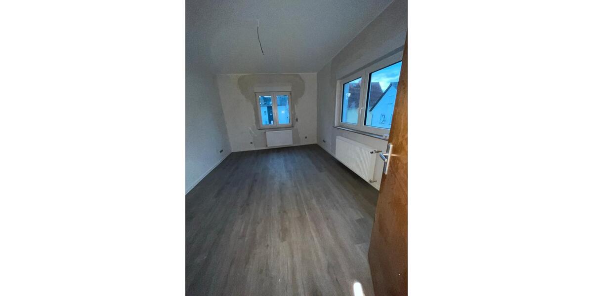Etagenwohnung Fernwald - 5 Zimmer, 130 m&sup2;, 1.250&euro; | Angebot:24743021