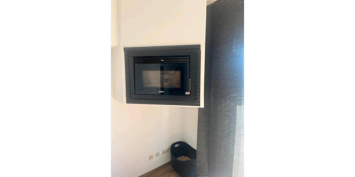 Etagenwohnung Mechernich - 2 Zimmer, 90 m&sup2;, 1.370&euro; | Angebot:24842520