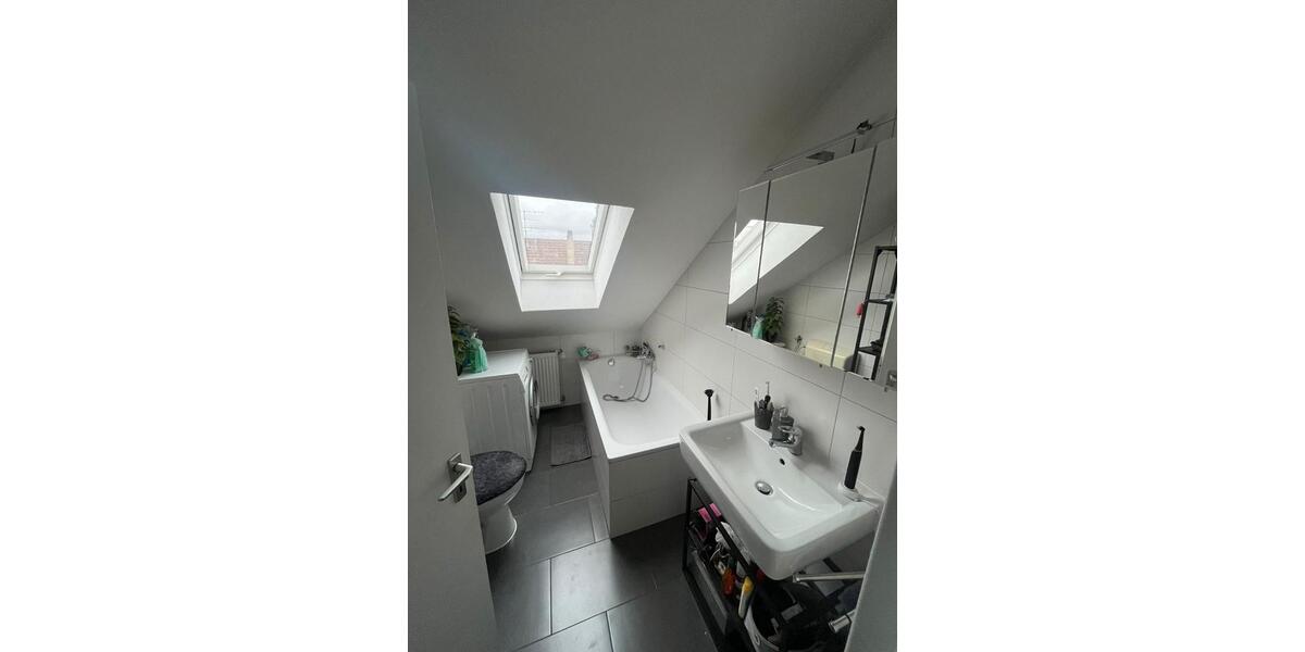 Dachgeschoßwohnung Saarbrücken - 3 Zimmer, 76 m&sup2;, 800&euro; | Angebot:26349371
