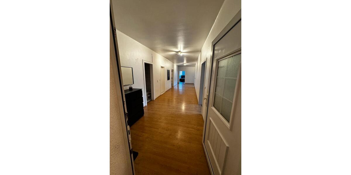 Etagenwohnung Bünde - 5 Zimmer, 163 m&sup2;, 1.000&euro; | Angebot:24687505