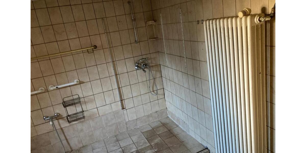 Einfamilienhaus Neuendettelsau - 9 Zimmer, 485 m&sup2;, 340&euro; | Angebot:24716071