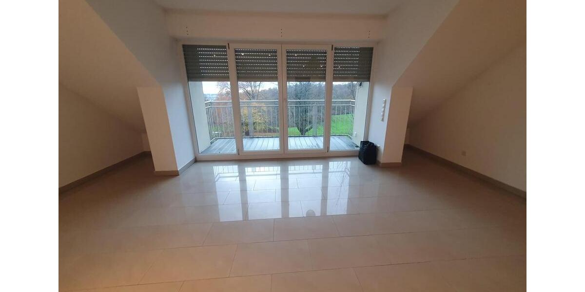 Dachgeschoßwohnung Haibach - 3 Zimmer, 109 m&sup2;, 1.199&euro; | Angebot:26256086