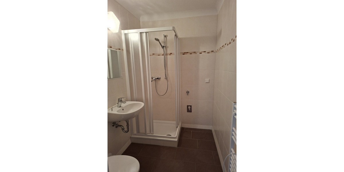 Etagenwohnung Neustrelitz - 1 Zimmer, 26 m&sup2;, 195&euro; | Angebot:25871661