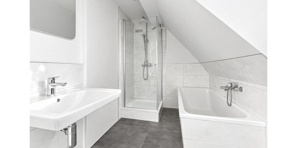 Dachgeschoßwohnung Bitterfeld-Wolfen Bitterfeld - 4 Zimmer, 93 m&sup2;, 840&euro; | Angebot:25569007