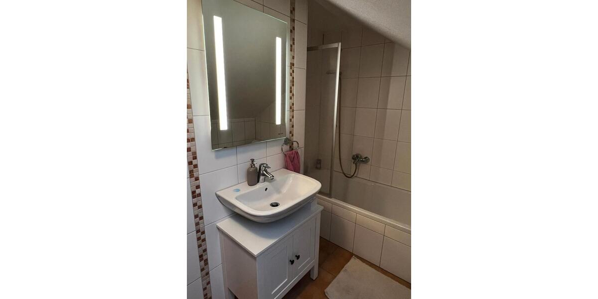 Dachgeschoßwohnung Hösbach - 2.5 Zimmer, 65 m&sup2;, 640&euro; | Angebot:26042049