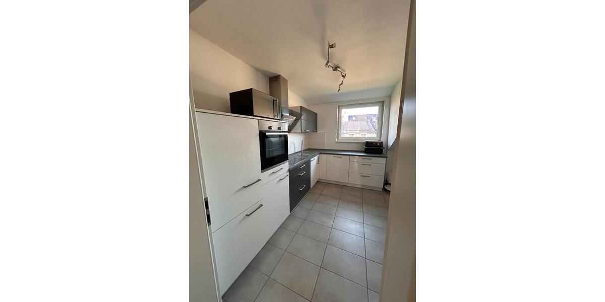 Dachgeschoßwohnung Rühen - 3 Zimmer, 70 m&sup2;, 645&euro; | Angebot:26020770