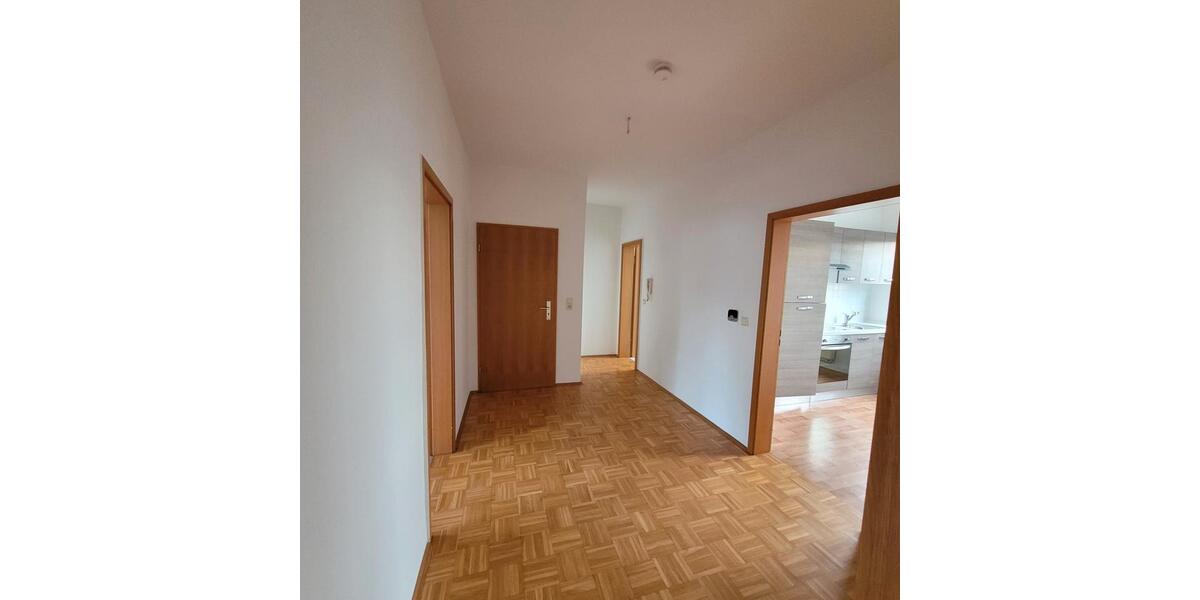 Etagenwohnung Kassel - 3 Zimmer, 77 m&sup2;, 740&euro; | Angebot:26632456