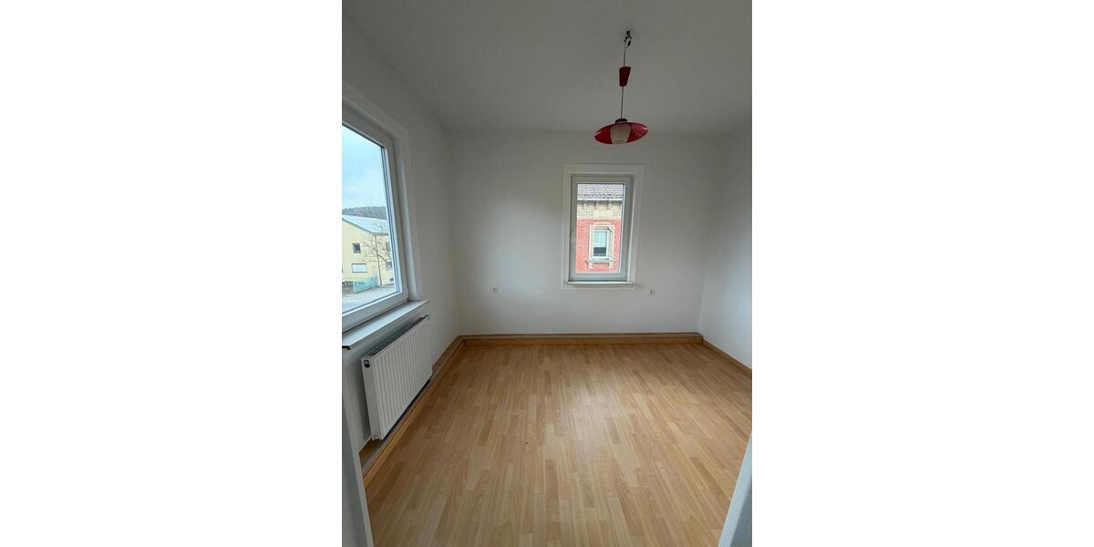 Etagenwohnung Neustadt bei Coburg - 4 Zimmer, 80 m&sup2;, 600&euro; | Angebot:25843207