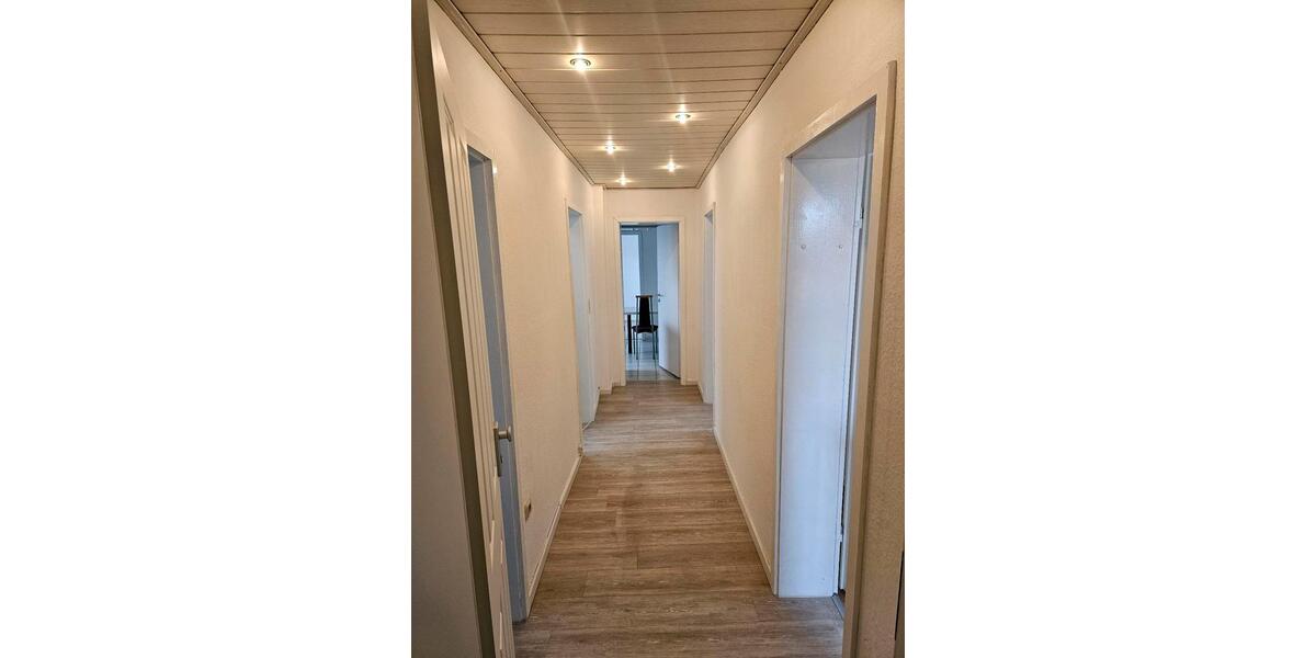 Etagenwohnung Schwülper - 4 Zimmer, 98 m&sup2;, 900&euro; | Angebot:25909236