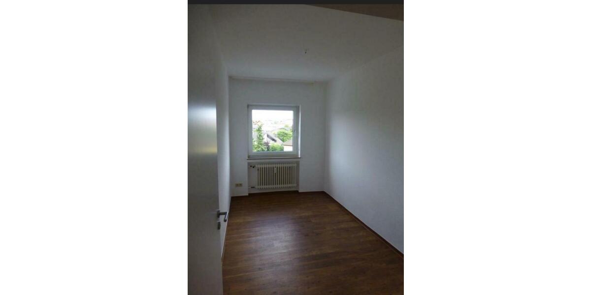 Etagenwohnung Grünberg - 4 Zimmer, 85 m&sup2;, 720&euro; | Angebot:24662790