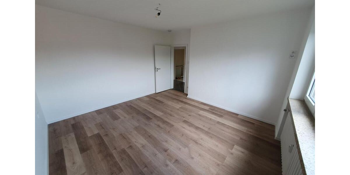 Etagenwohnung Rotenburg an der Fulda - 4 Zimmer, 106 m&sup2;, 800&euro; | Angebot:26442723