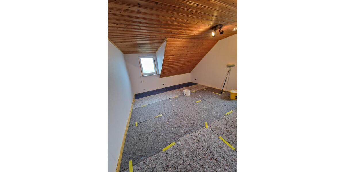 Dachgeschoßwohnung Geroda - 4.5 Zimmer, 124 m&sup2;, 850&euro; | Angebot:25537200