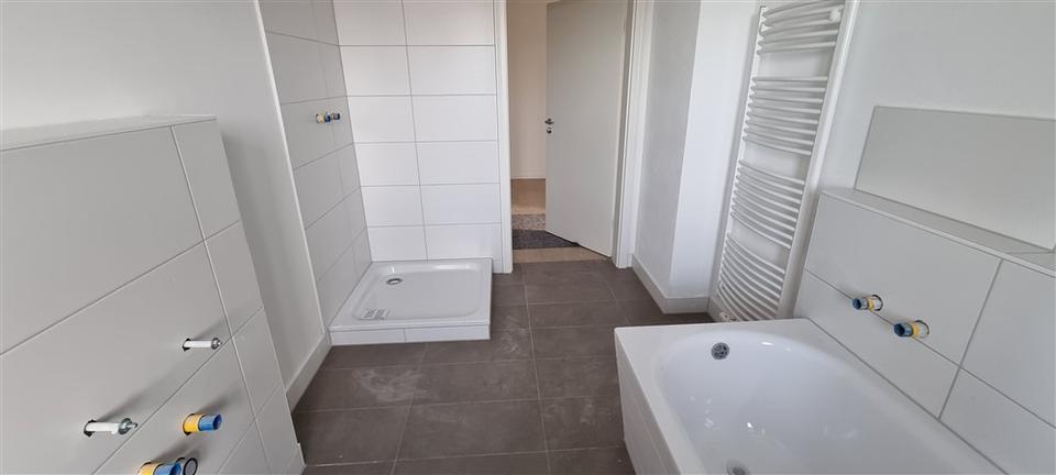 Etagenwohnung Neustrelitz - 4 Zimmer, 110 m&sup2;, 1.098&euro; | Angebot:23225600