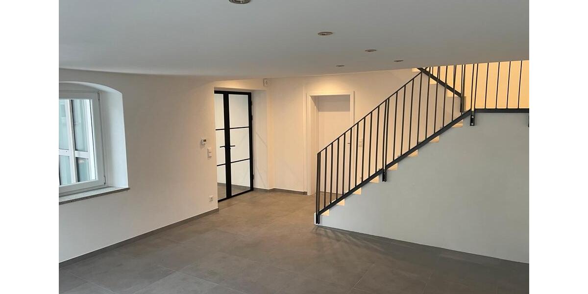 Einfamilienhaus Konnersreuth - 6 Zimmer, 200 m&sup2;, 1.250&euro; | Angebot:23708339