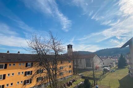 Schön geschnittene 4 Zimmer Wohnung mit Balkon 4 zimmer