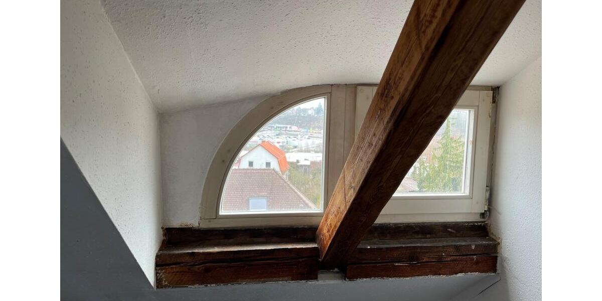 Dachgeschoßwohnung Schwalmstadt - 3 Zimmer, 70 m&sup2;, 590&euro; | Angebot:25869047