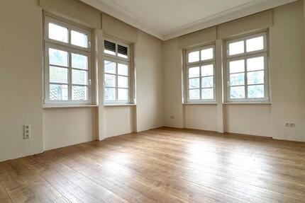 Traumhafte und frisch sanierte 5 ZKB, Balkon Altbau Wohnung in Diez 5 zimmer