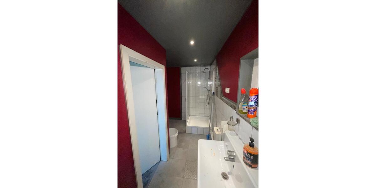 Lagerhalle mit eigener Zufahrt und Laderampe zu vermieten zimmer