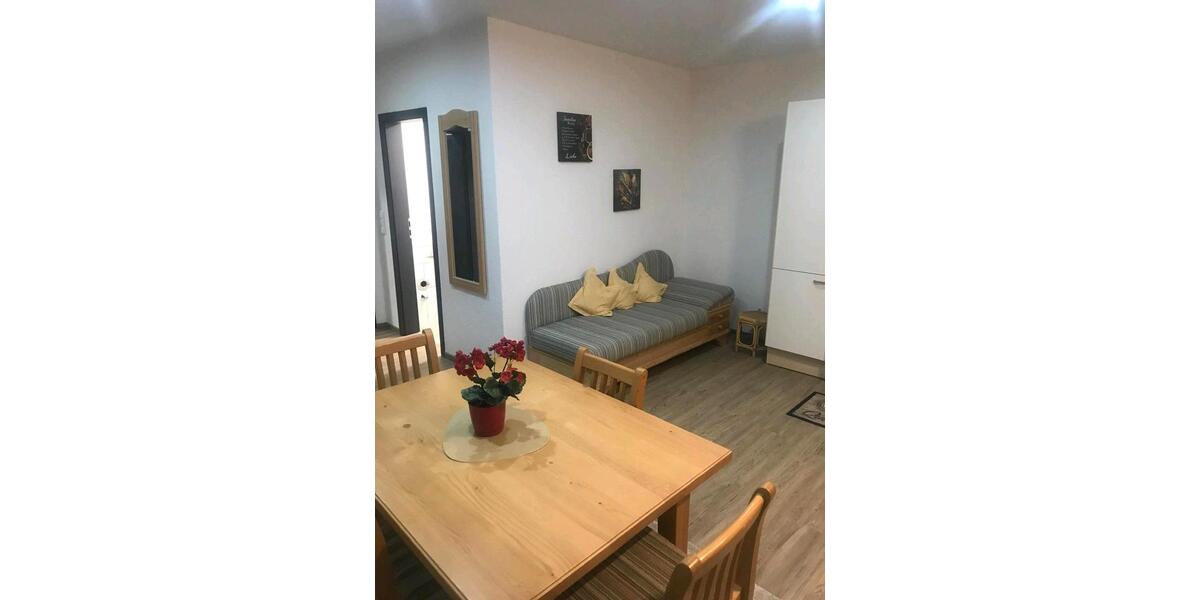 Etagenwohnung Floß - 1 Zimmer, 25 m&sup2;, 650&euro; | Angebot:24783143