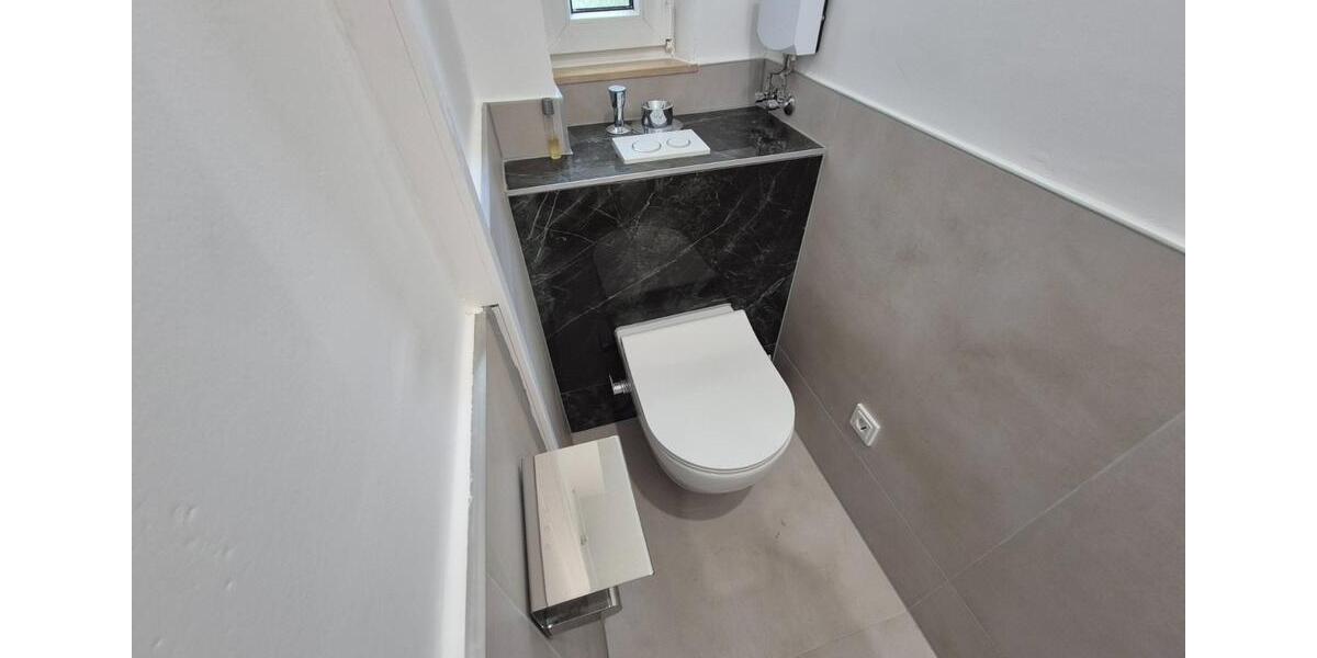 WG Zimmer in 4er WG. Voll möbliert. Renoviert 4 zimmer