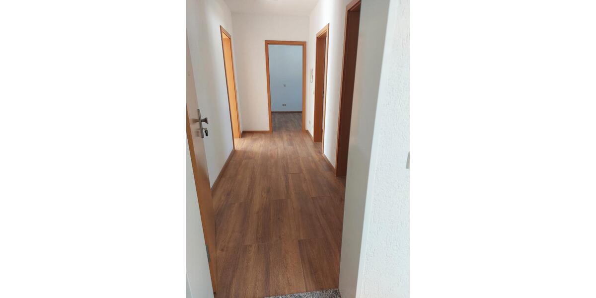 Etagenwohnung Schönebeck (Elbe) - 3 Zimmer, 79 m&sup2;, 550&euro; | Angebot:26262558