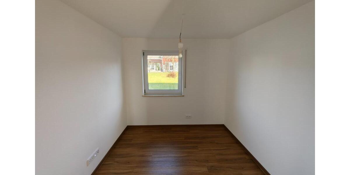 Kernsanierte 4-Zimmer-Wohnung im 1.OG in Ascha - Mit Einbauküche 4 zimmer