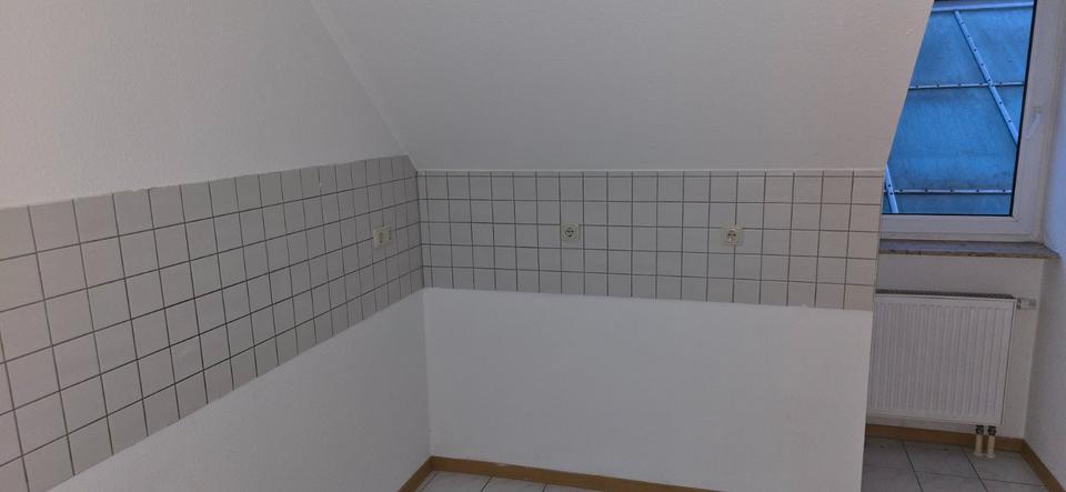 Dachgeschoßwohnung Zella-Mehlis Mehlis - 3 Zimmer, 70 m&sup2;, 490&euro; | Angebot:26564488