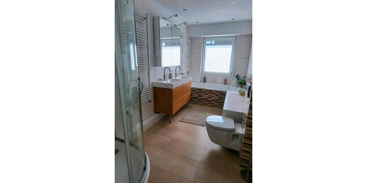 Wohnen auf Zeit Bonn Gronau - 10 Zimmer, 360 m&sup2;, 630&euro; | Angebot:26656257
