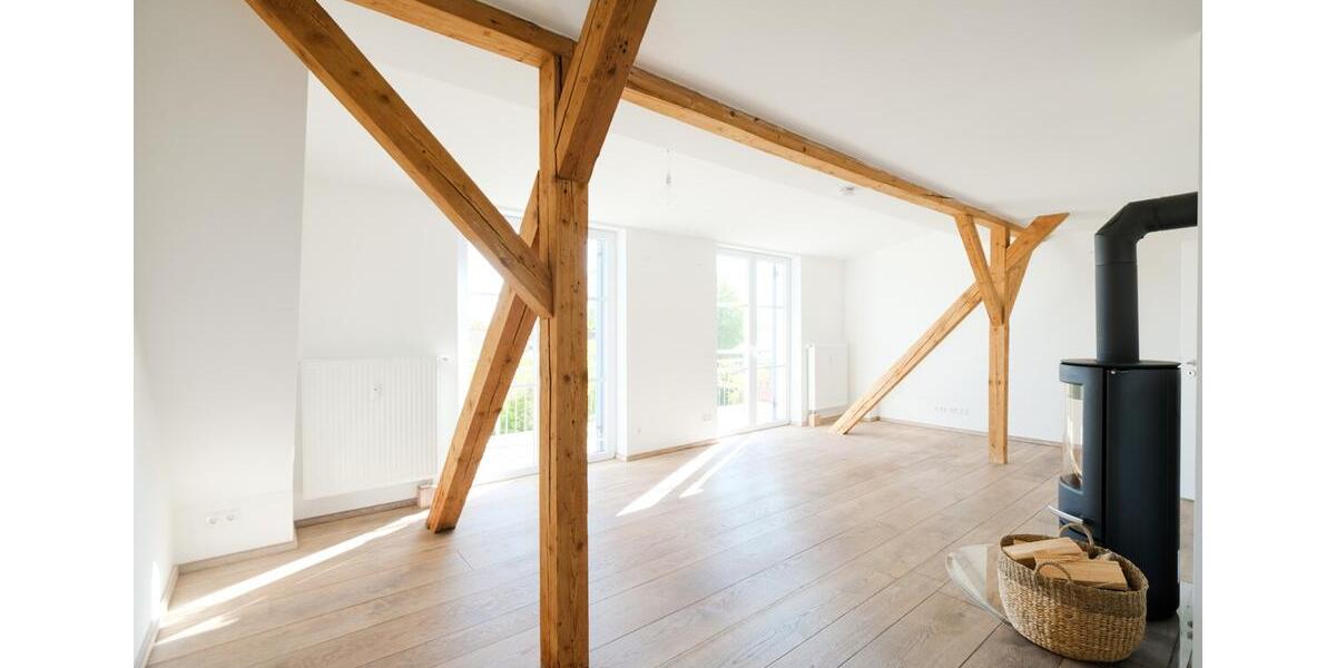 Dachgeschoßwohnung Weilheim in Oberbayern - 3 Zimmer, 104 m&sup2;, 1.640&euro; | Angebot:26632559