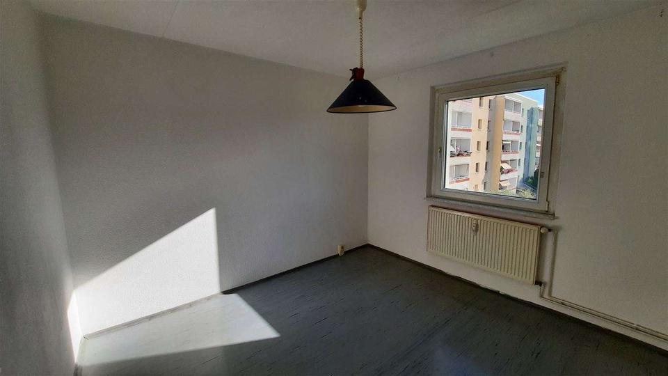 Etagenwohnung Elsterwerda - 3 Zimmer, 63 m&sup2;, 340&euro; | Angebot:26674012