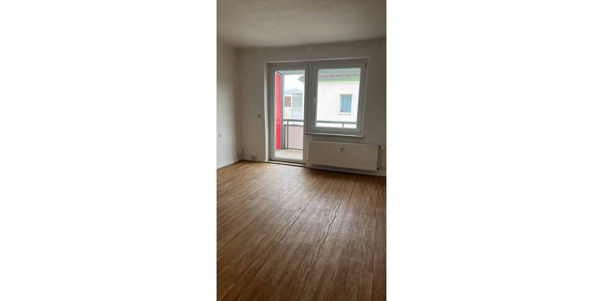 Etagenwohnung Weißenfels - 3 Zimmer, 66 m&sup2;, 450&euro; | Angebot:26618128