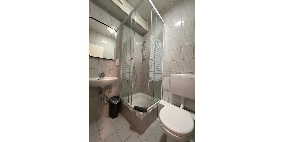 Wohnen auf Zeit Sindelfingen Darmsheim - 20 Zimmer, 400 m&sup2;, 25&euro; | Angebot:19911746