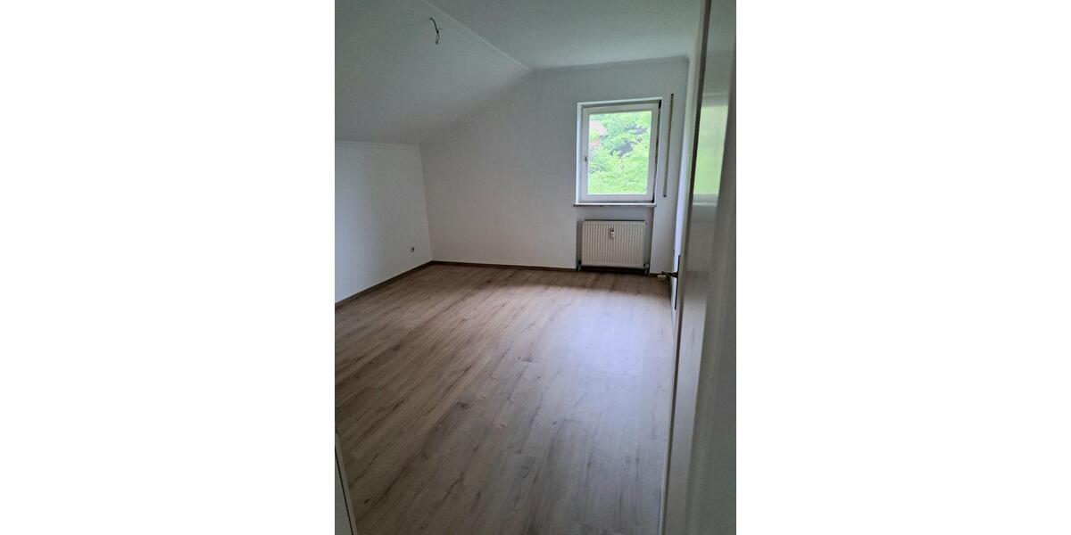 Dachgeschoßwohnung Bad Griesbach im Rottal - 3 Zimmer, 74 m&sup2;, 650&euro; | Angebot:25393428