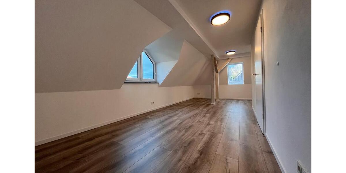Doppelhaushälfte Zwickau - 3 Zimmer, 95 m&sup2;, 1.950&euro; | Angebot:24817007