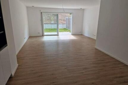 Großzügige Doppelhaushälfte mit Garten, Garage & Einbauküche 5 zimmer