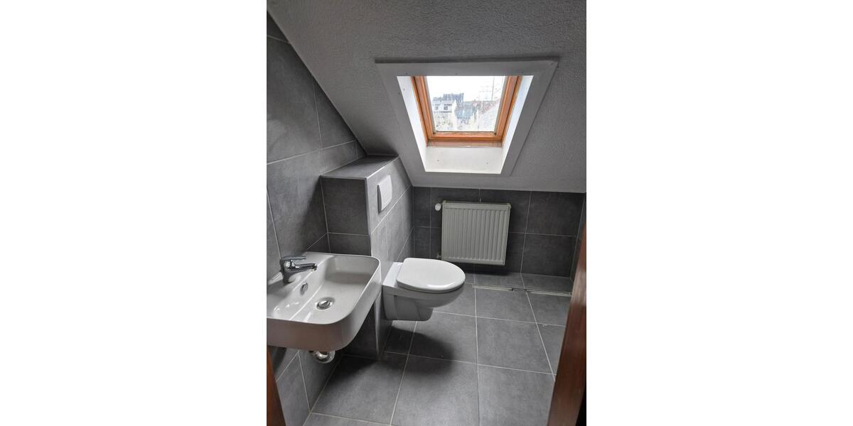 Dachgeschoßwohnung Saarbrücken West - 3 Zimmer, 50 m&sup2;, 600&euro; | Angebot:26536779