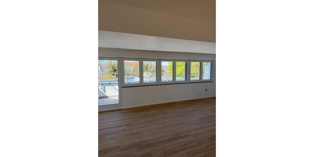 Dachgeschoßwohnung Mönchengladbach Süd - 3 Zimmer, 97 m&sup2;, 1.500&euro; | Angebot:26101906