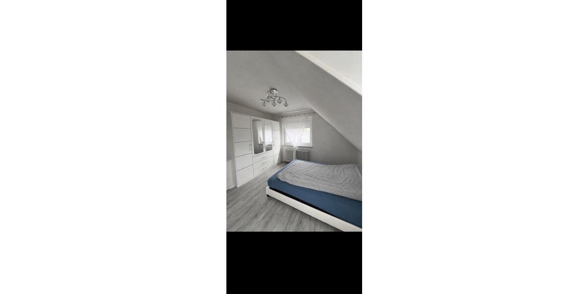 Dachgeschoßwohnung Pforzheim - 4.5 Zimmer, 94 m&sup2;, 950&euro; | Angebot:26640247