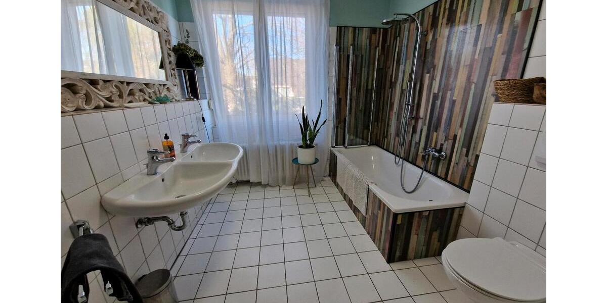 Wohnen auf Zeit Düsseldorf Stadtbezirk 5 - 3 Zimmer, 80 m&sup2;, 290&euro; | Angebot:24423786