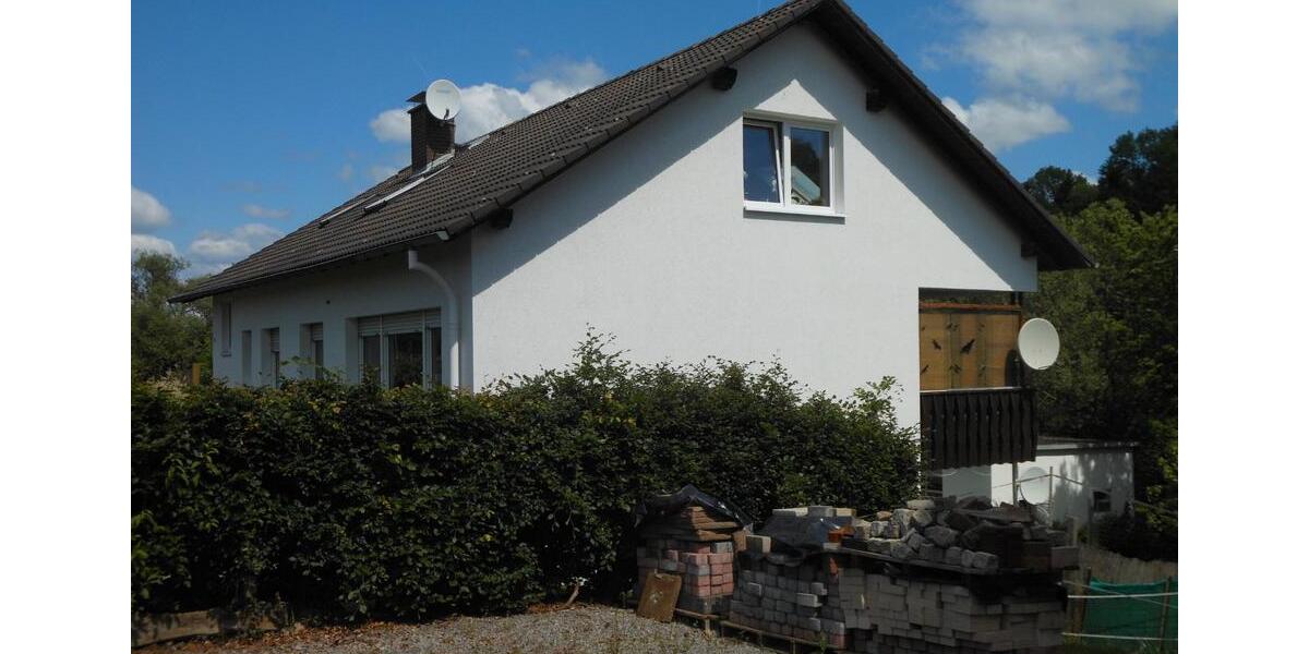 Dachgeschoßwohnung Lügde - 3 Zimmer, 75 m&sup2;, 430&euro; | Angebot:26033811