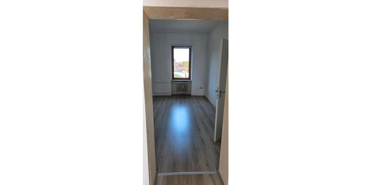 Erdgeschoßwohnung Neunkirchen Heinitz - 4 Zimmer, 80 m&sup2;, 650&euro; | Angebot:26258325
