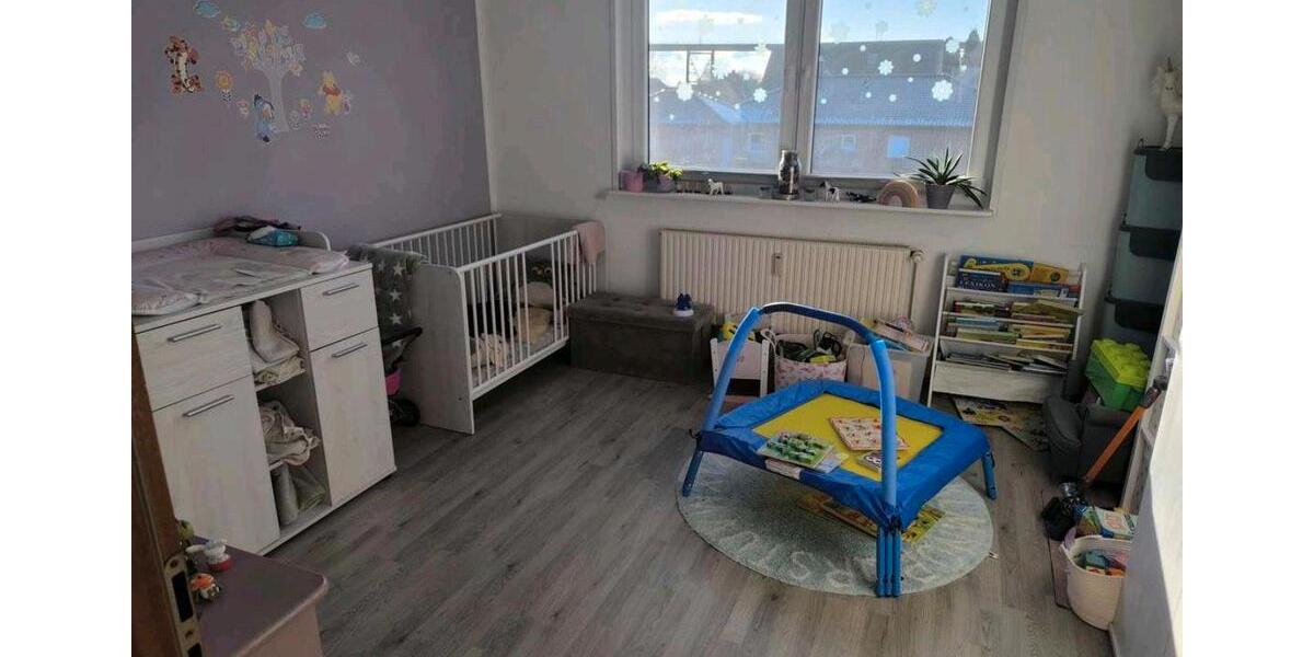 Dachgeschoßwohnung Osterrönfeld - 3.5 Zimmer, 83 m&sup2;, 1.200&euro; | Angebot:26215623