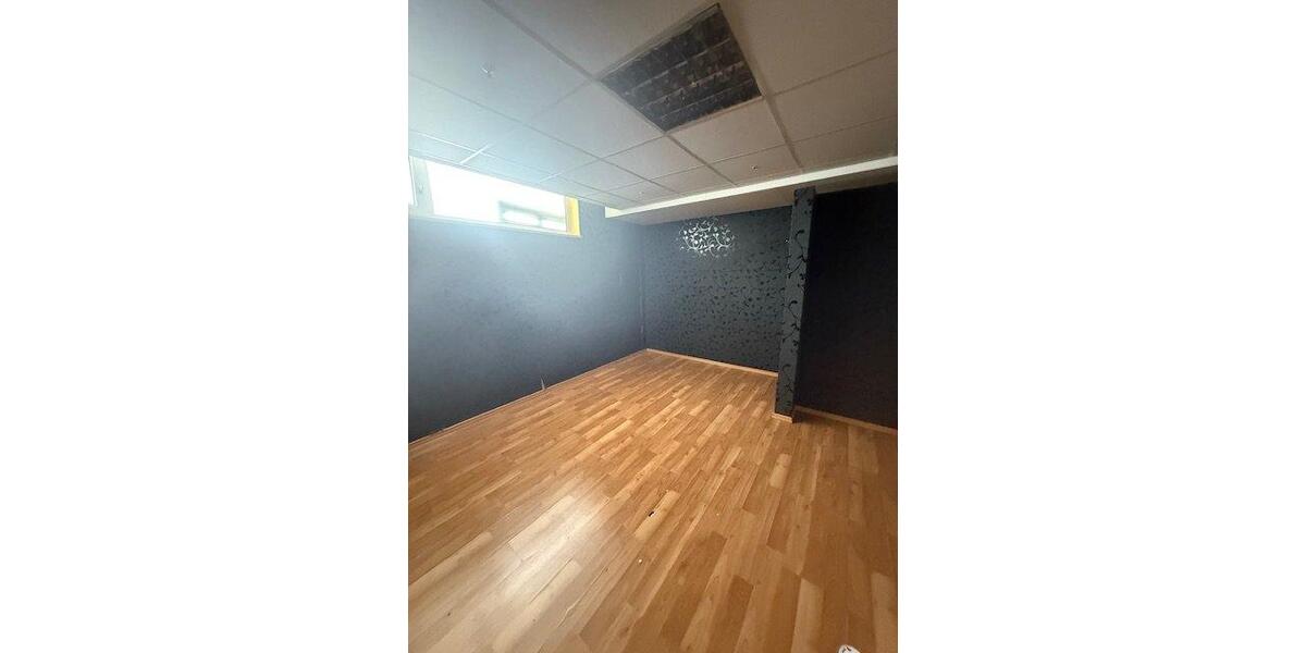 Gewerbeobjekt Regensburg Konradsiedlung - 7&euro; | Angebot:26497646