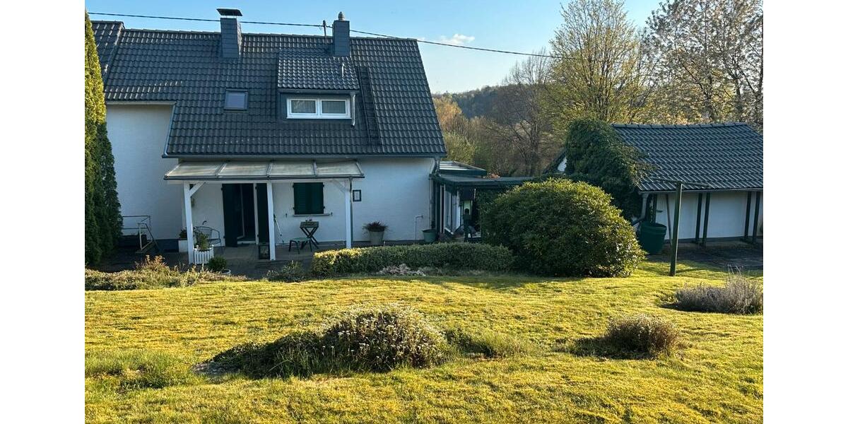 Doppelhaushälfte Wiehl - 5 Zimmer, 109 m&sup2;, 1.390&euro; | Angebot:26623933